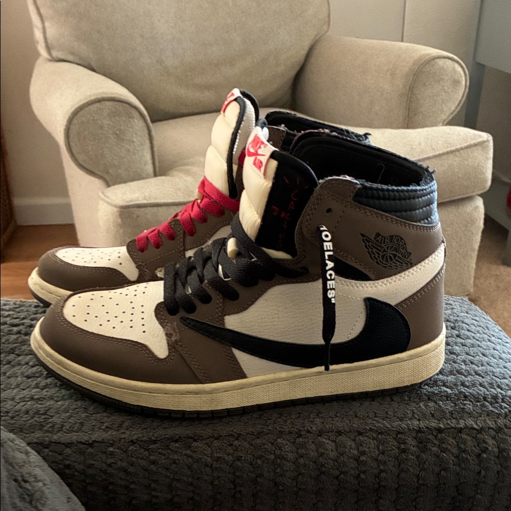 Jordan 1 Travis Scott Reverse Mocha